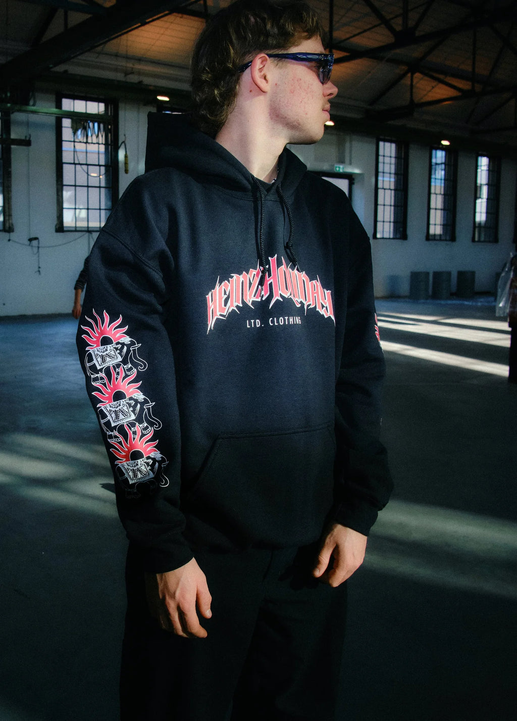 Hoodie - Schwarz rot-weiss