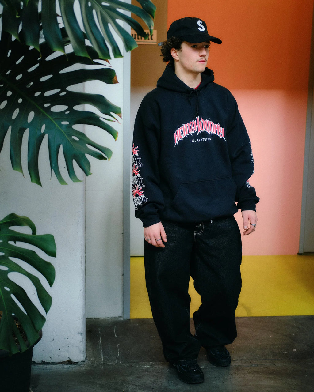 Hoodie - Schwarz rot-weiss